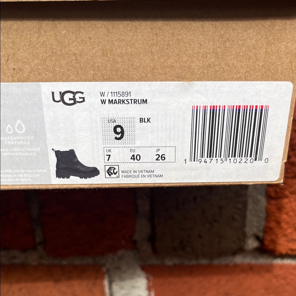 UGG Black Leather Chelsea Boots - Picture 2 of 7